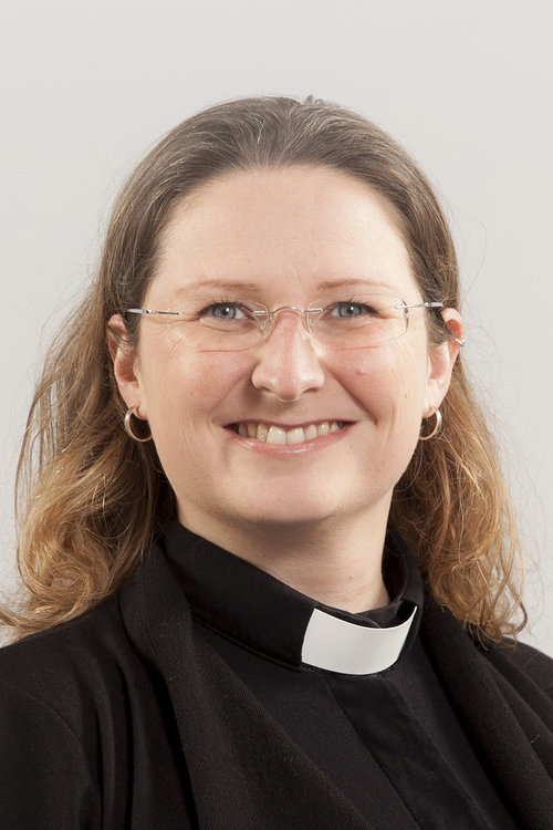 Seurakuntapastori Emmi Korven henkilökuva.