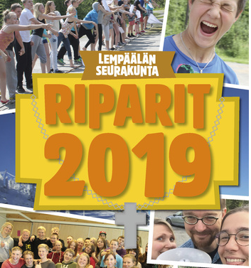 Rippikouluesitteen kansikuvassa on hymyilevia kasvoja ja teksti Riparit 2019.