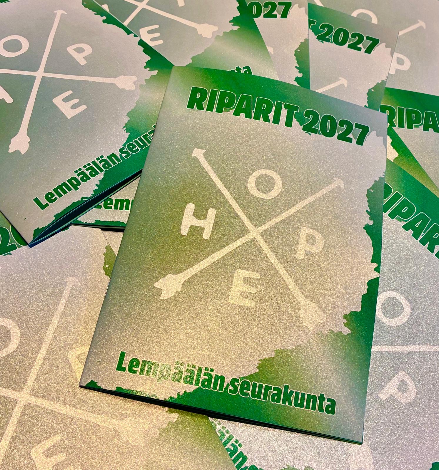2027 ripariesitteitä kasassa