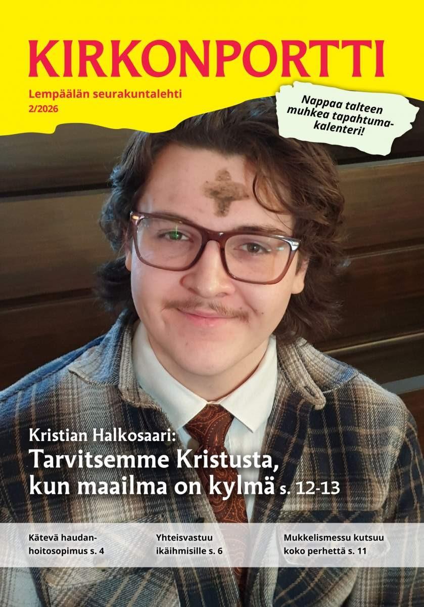 Kirkonportin kansi, jossa mies hymyilee tuhkaristi otsallaan.